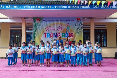 Một mùa Trung Thu ấm áp với học sinh trường tiểu học Nghĩa Thuận.